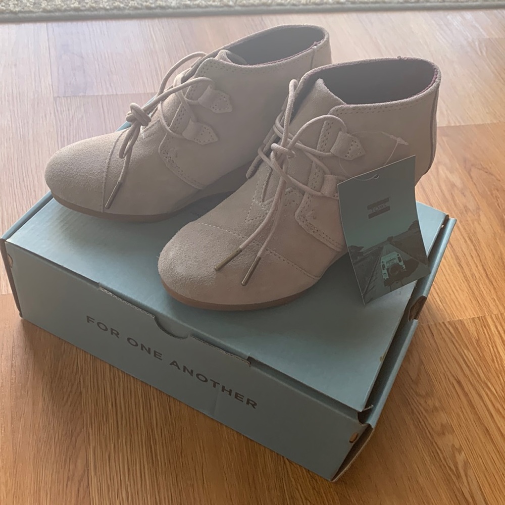 NWT Toms Women’s kala wedge bootie